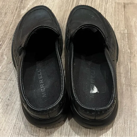Merrell women’s black mules 6 like new