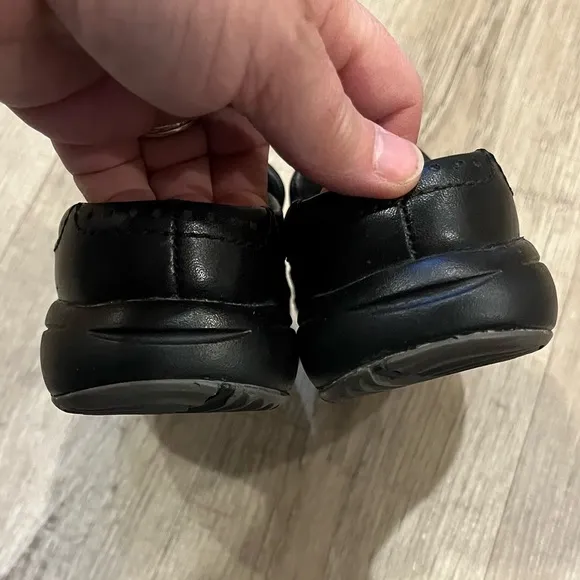 Merrell women’s black mules 6 like new