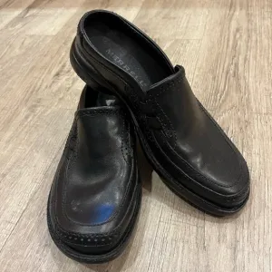 Merrell women’s black mules 6 like new