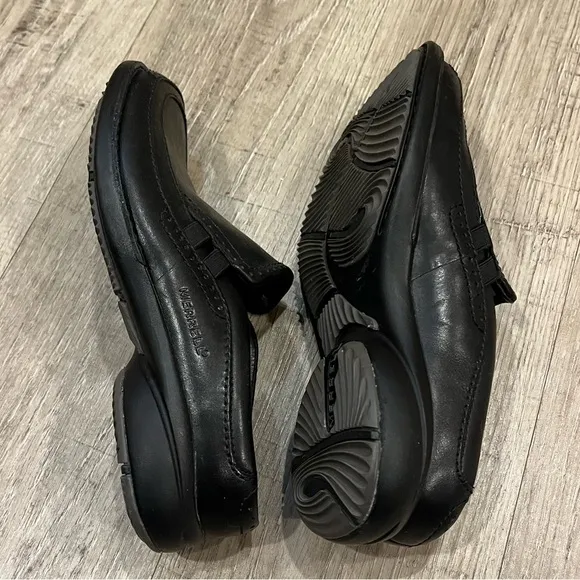 Merrell women’s black mules 6 like new