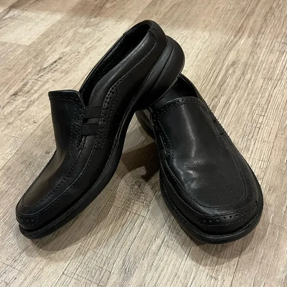 Merrell women’s black mules 6 like new