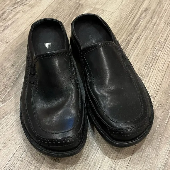 Merrell women’s black mules 6 like new