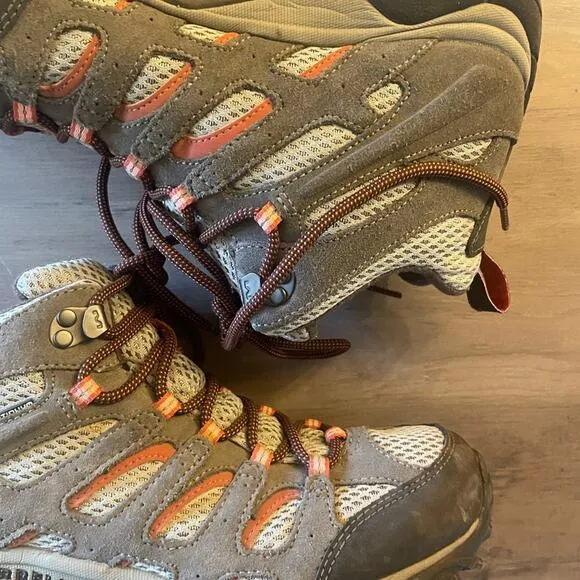 Merrell Women’s Sz 9 Moab Mid Ankle Hiking Boots