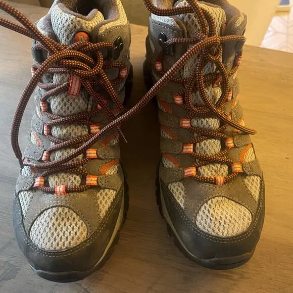 Merrell Women’s Sz 9 Moab Mid Ankle Hiking Boots