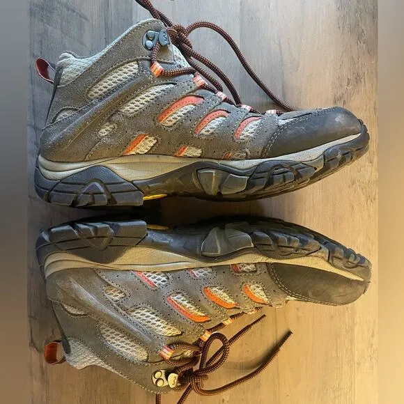 Merrell Women’s Sz 9 Moab Mid Ankle Hiking Boots