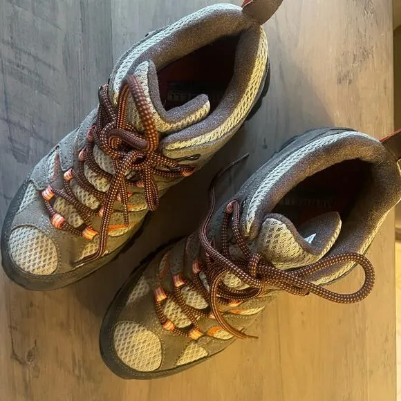 Merrell Women’s Sz 9 Moab Mid Ankle Hiking Boots