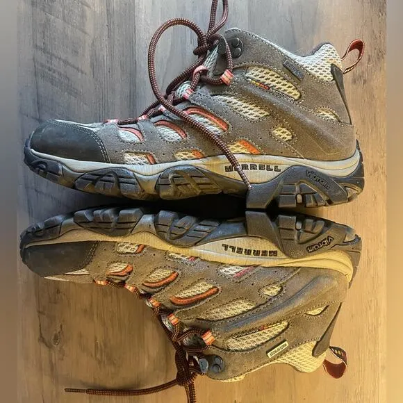 Merrell Women’s Sz 9 Moab Mid Ankle Hiking Boots