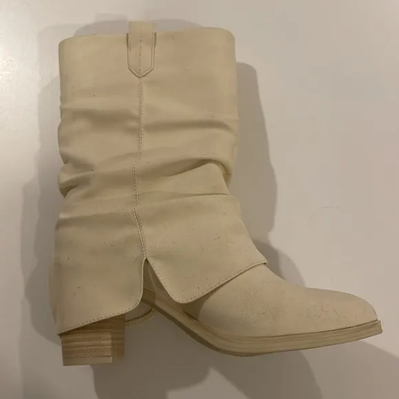 MIA Womens West Pull On booties in Off White/cream slouchy boots in size 9