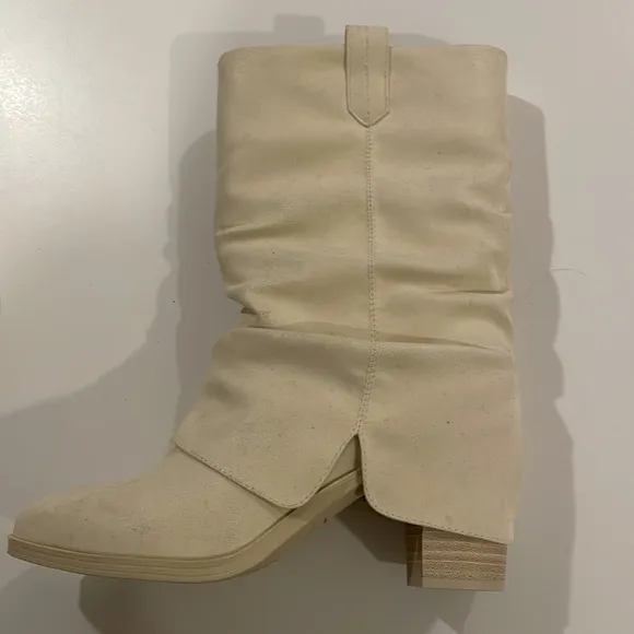 MIA Womens West Pull On booties in Off White/cream slouchy boots in size 9