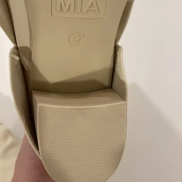 MIA Womens West Pull On booties in Off White/cream slouchy boots in size 9