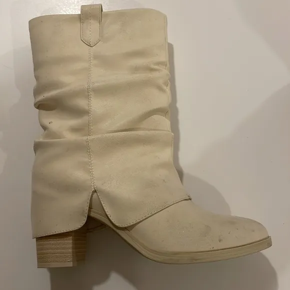MIA Womens West Pull On booties in Off White/cream slouchy boots in size 9