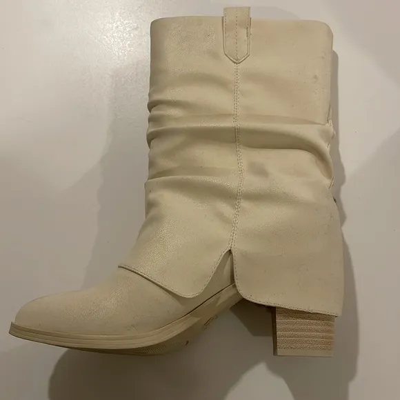 MIA Womens West Pull On booties in Off White/cream slouchy boots in size 9