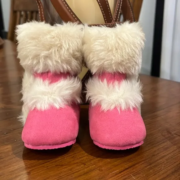 Michael Kors Baby Grace Fur boots crib booties shoes pink infant Girls Size 1