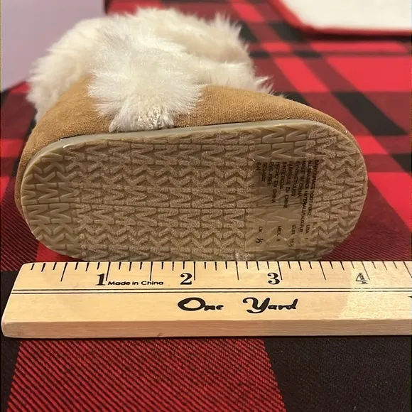 Michael Kors Baby Grace Fur crib booties infant new tan shoes boots girls Size 1