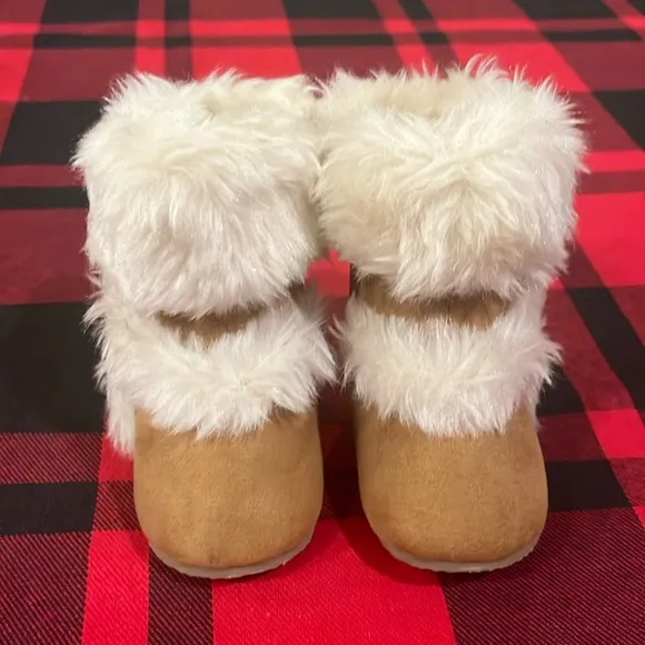 Michael Kors Baby Grace Fur crib booties infant new tan shoes boots girls Size 1