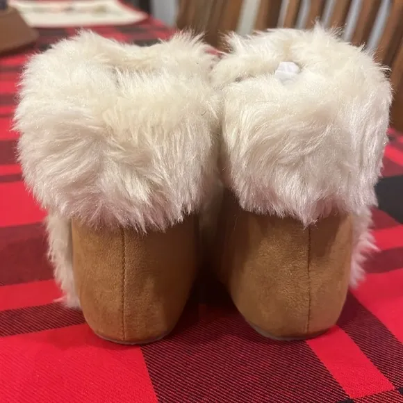 Michael Kors Baby Grace Fur crib booties infant new tan shoes boots girls Size 1