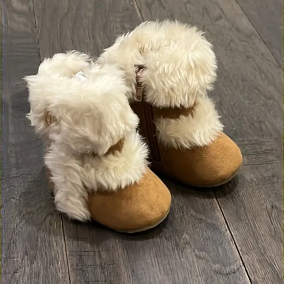 Michael Kors Baby Grace Fur crib booties infant new tan shoes boots girls Size 1