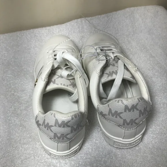 Michael Kors  Faux Leather MK Logo Print White Sneakers Shoes Youth size 4