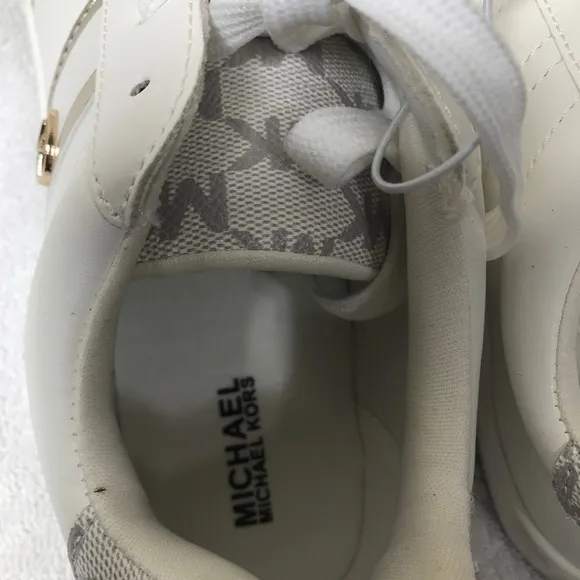 Michael Kors  Faux Leather MK Logo Print White Sneakers Shoes Youth size 4