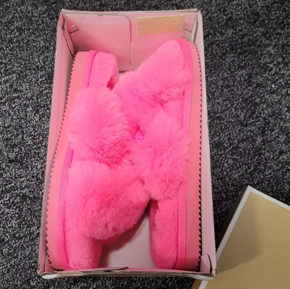 Michael Kors Pink Fluff Slipper/ Shoes