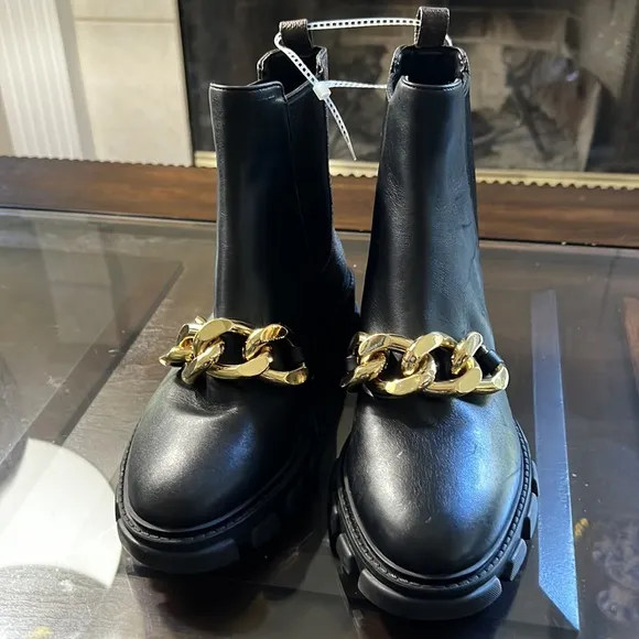 Michael Michael Kors Scarlett Chelsea boots