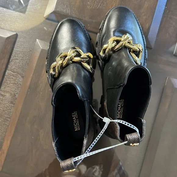 Michael Michael Kors Scarlett Chelsea boots