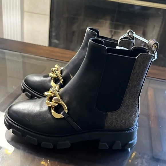 Michael Michael Kors Scarlett Chelsea boots