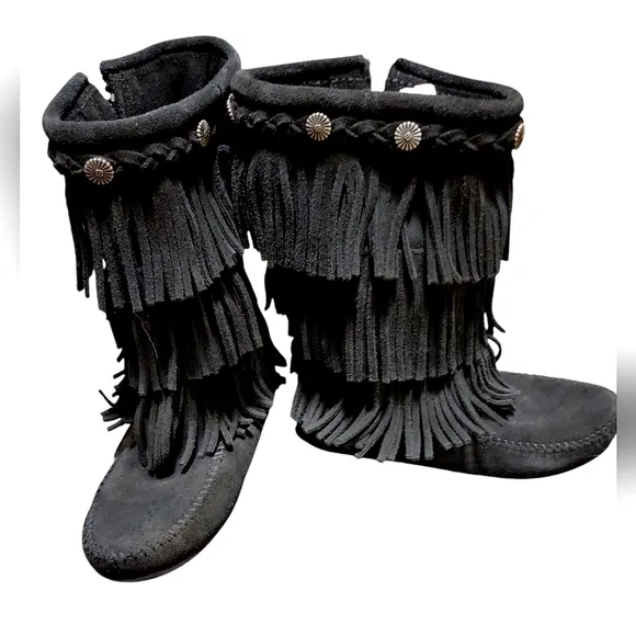 Minnetonka kids fringe boots