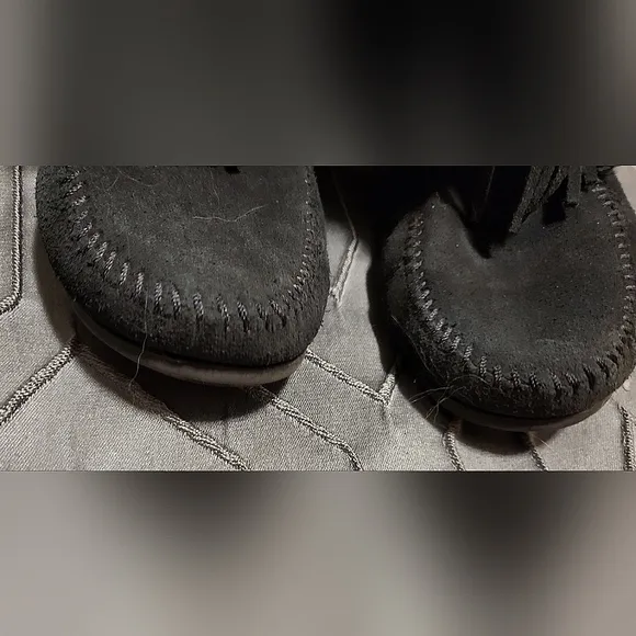 Minnetonka kids fringe boots