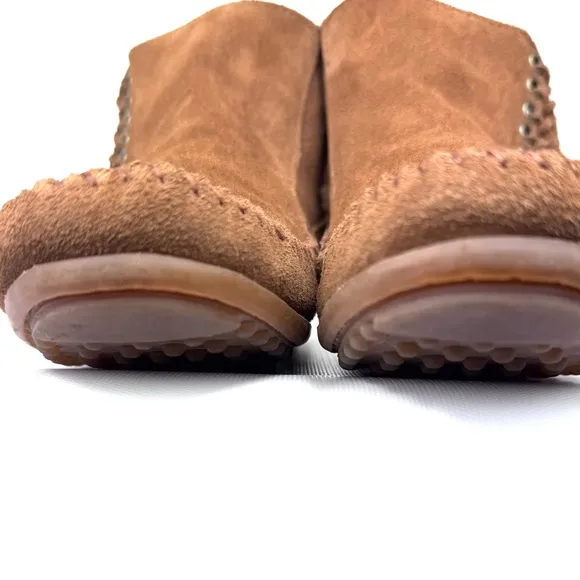 Minnetonka Willow bootie w fringe in dusty brown - sz 7 - BWOT