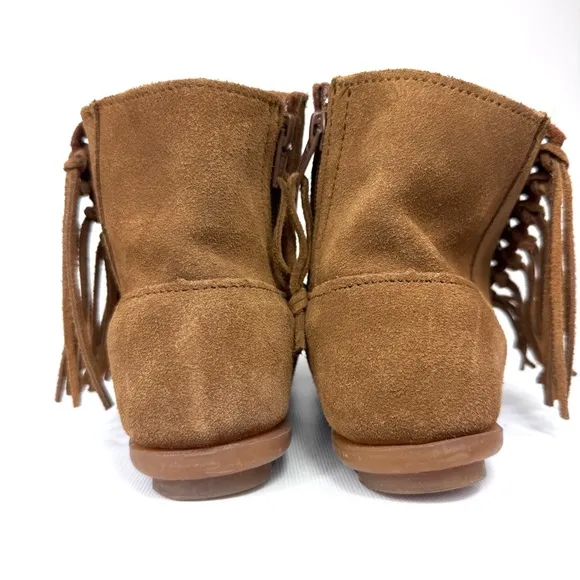 Minnetonka Willow bootie w fringe in dusty brown - sz 7 - BWOT