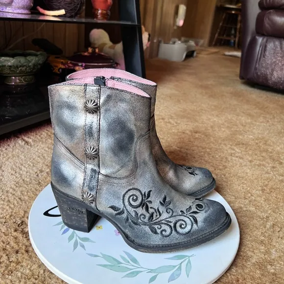 Miss Macie Womens Toasted For Cry’n Out Loud Boots Metallic Distressed. Western