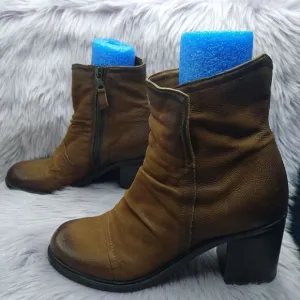 Miz Mooz Leather Heeled Boots Jordy Size 39 8.5-9 Brown Hazelnut