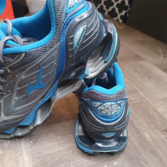 Mizuno Men US 8 Wave Prophecy 6 Running Shoes Griffin Directoire Blue Asphalt