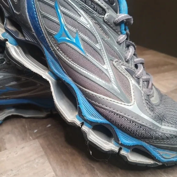 Mizuno Men US 8 Wave Prophecy 6 Running Shoes Griffin Directoire Blue Asphalt