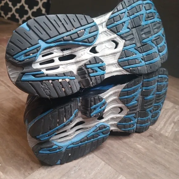 Mizuno Men US 8 Wave Prophecy 6 Running Shoes Griffin Directoire Blue Asphalt