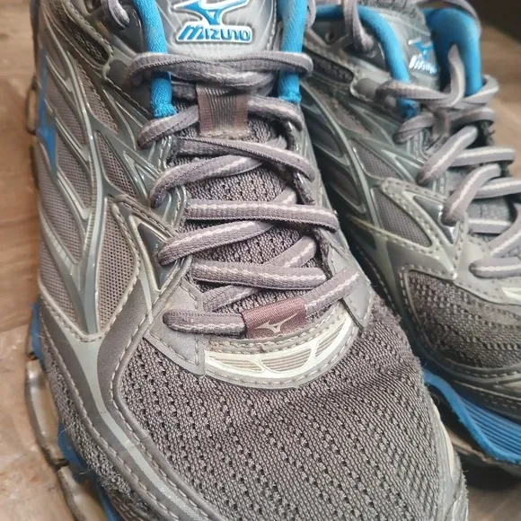 Mizuno Men US 8 Wave Prophecy 6 Running Shoes Griffin Directoire Blue Asphalt