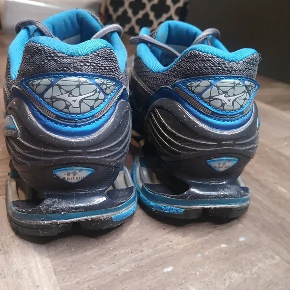 Mizuno Men US 8 Wave Prophecy 6 Running Shoes Griffin Directoire Blue Asphalt