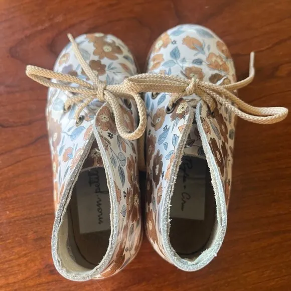Mon Petit x Riley   Cru Floral Lace Up Hard Sole Boots - Size 8