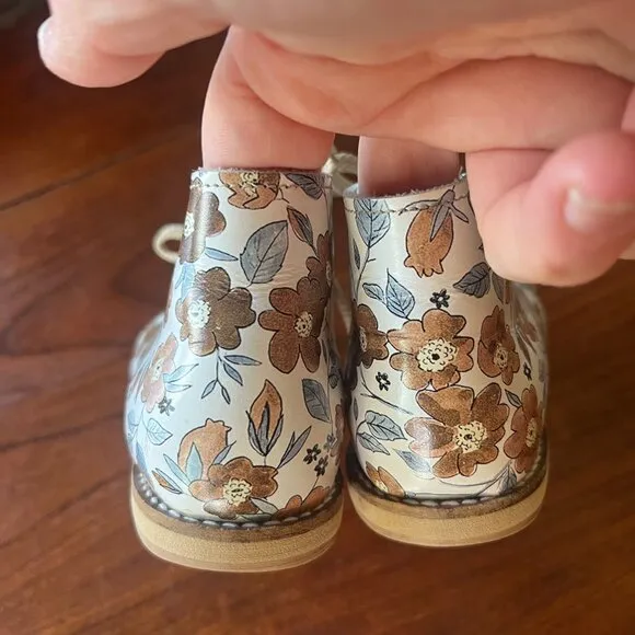 Mon Petit x Riley   Cru Floral Lace Up Hard Sole Boots - Size 8