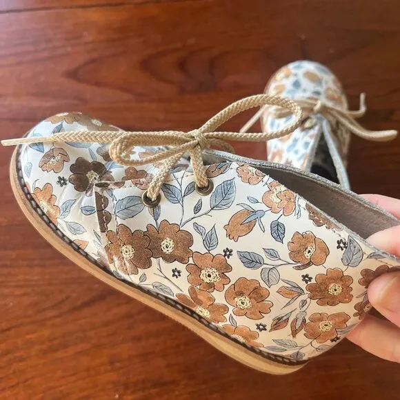 Mon Petit x Riley   Cru Floral Lace Up Hard Sole Boots - Size 8
