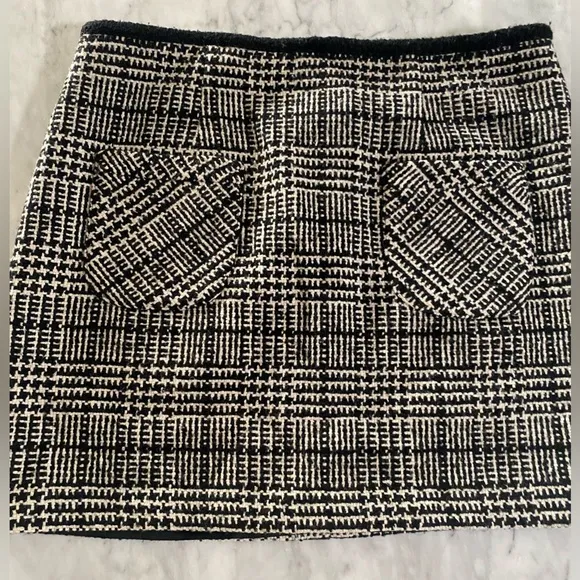 Nanette Lepore Houndstooth Tweed Skirt, Size 8 – Front Pockets