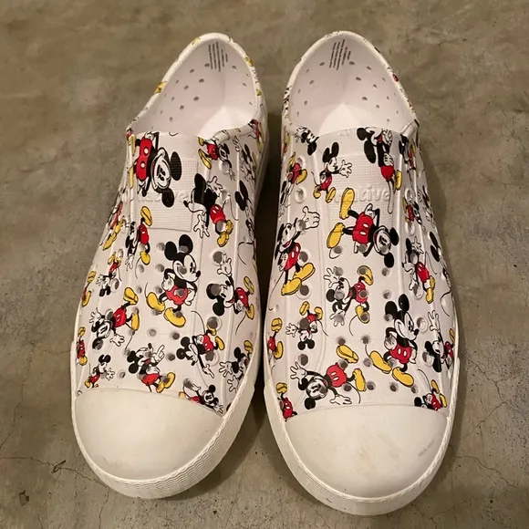 Native Mickey Mouse Shoes from Orlando Disney World (Size J2)