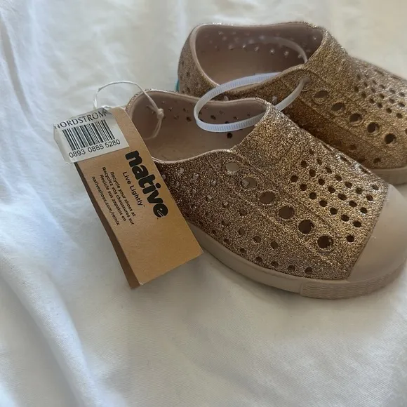 Native Shoes Jefferson Bling Glitter Slip-OnROCK SALT BLING/ PINK, Size 4 M