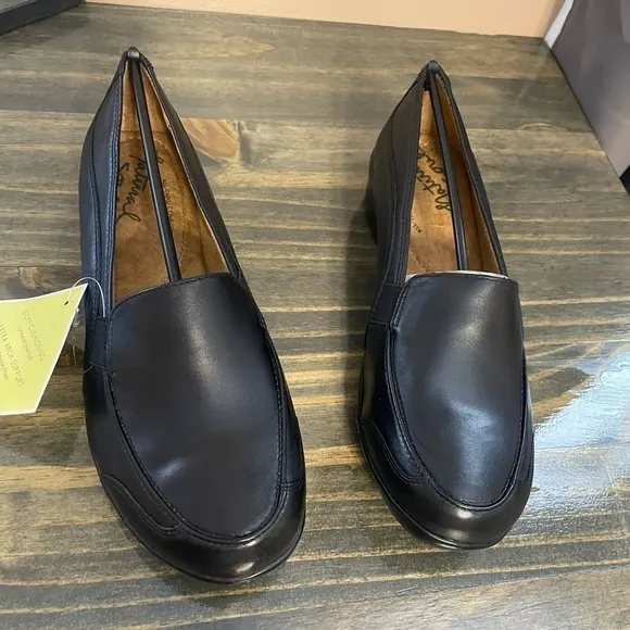 Natural Soul Carryon Slip on shoes size 9.5
