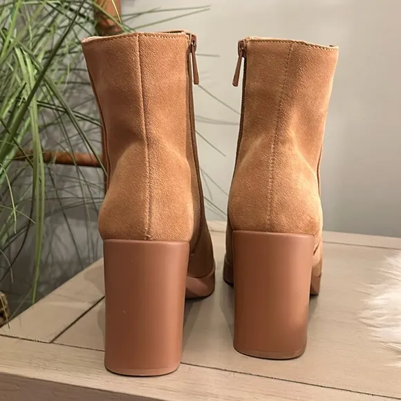 Naturalizer Genn-Reach Cookie Dough Suede Women's Ankle Booties, Size 9.5