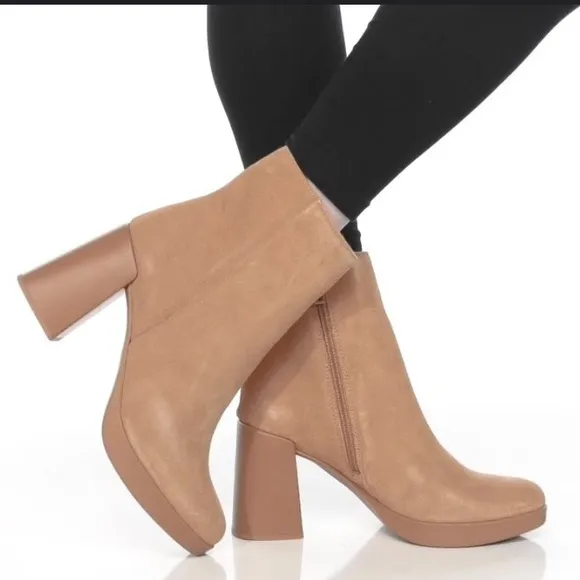 Naturalizer Genn-Reach Cookie Dough Suede Women's Ankle Booties, Size 9.5
