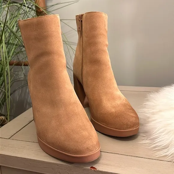 Naturalizer Genn-Reach Cookie Dough Suede Women's Ankle Booties, Size 9.5