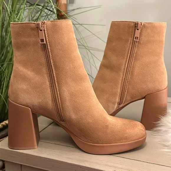 Naturalizer Genn-Reach Cookie Dough Suede Women's Ankle Booties, Size 9.5