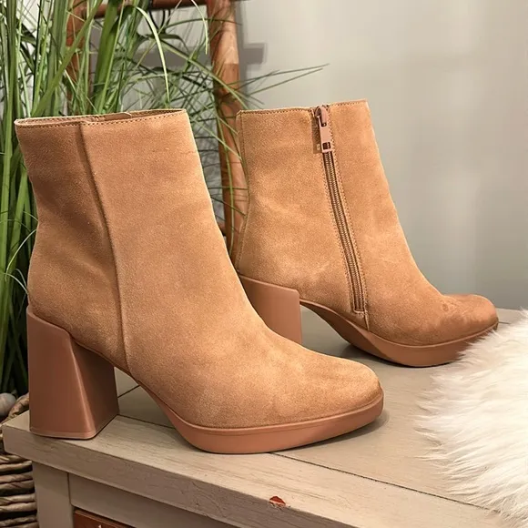 Naturalizer Genn-Reach Cookie Dough Suede Women's Ankle Booties, Size 9.5
